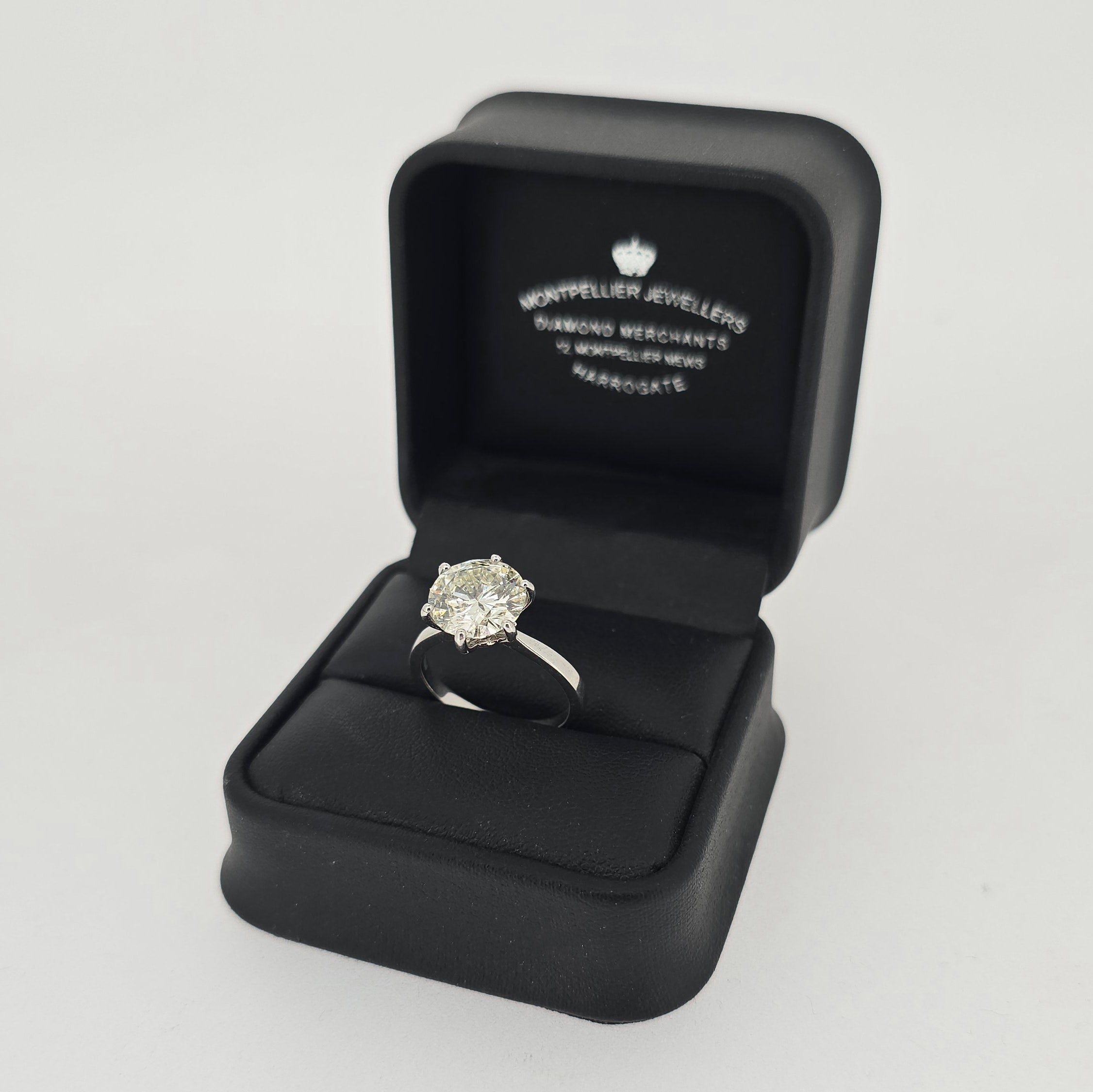 3.57ct L/SI Round Brilliant Cut Diamond Solitaire set in Platinum