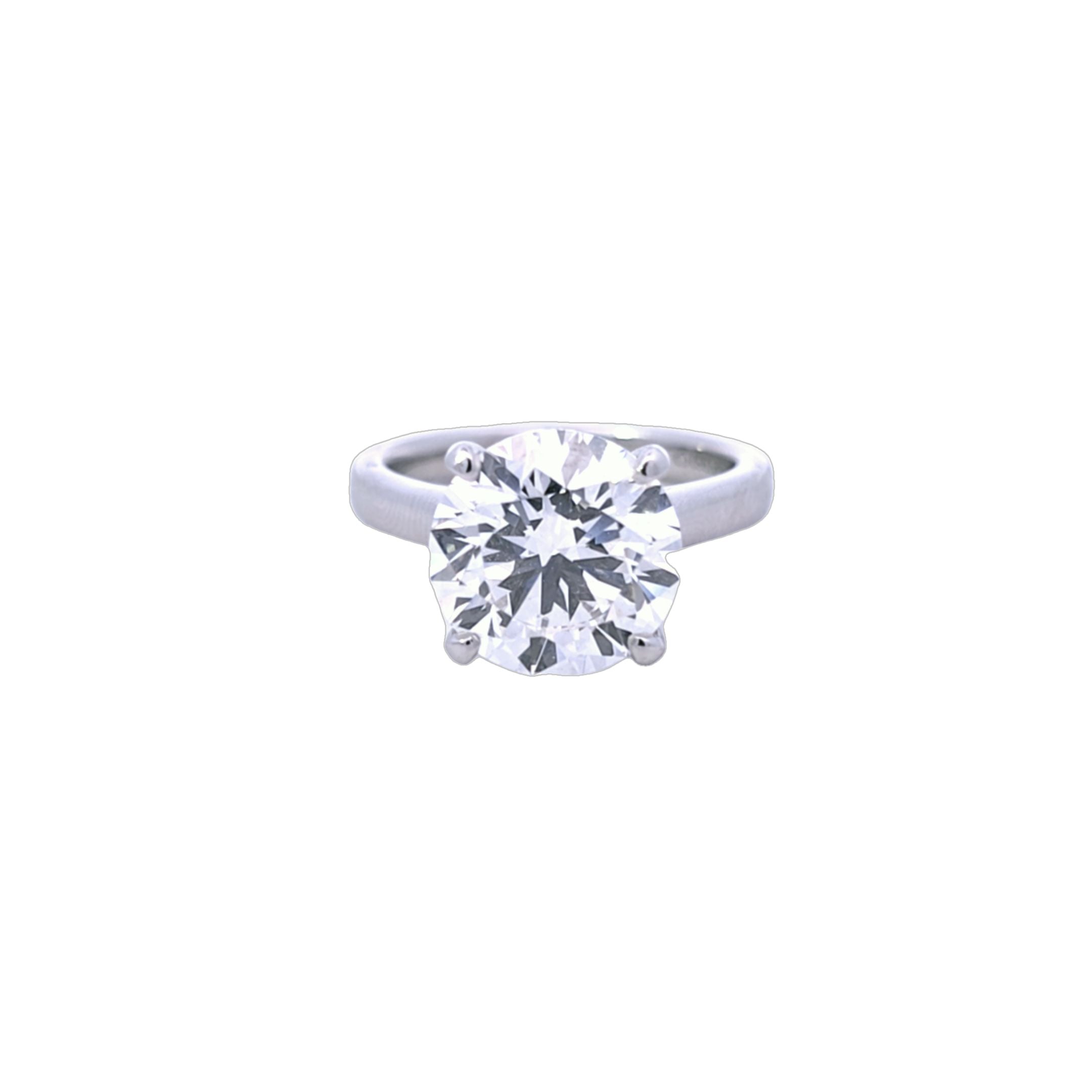 IGI 5.06ct G/VS2 LAB Diamond Solitaire set in Platinum